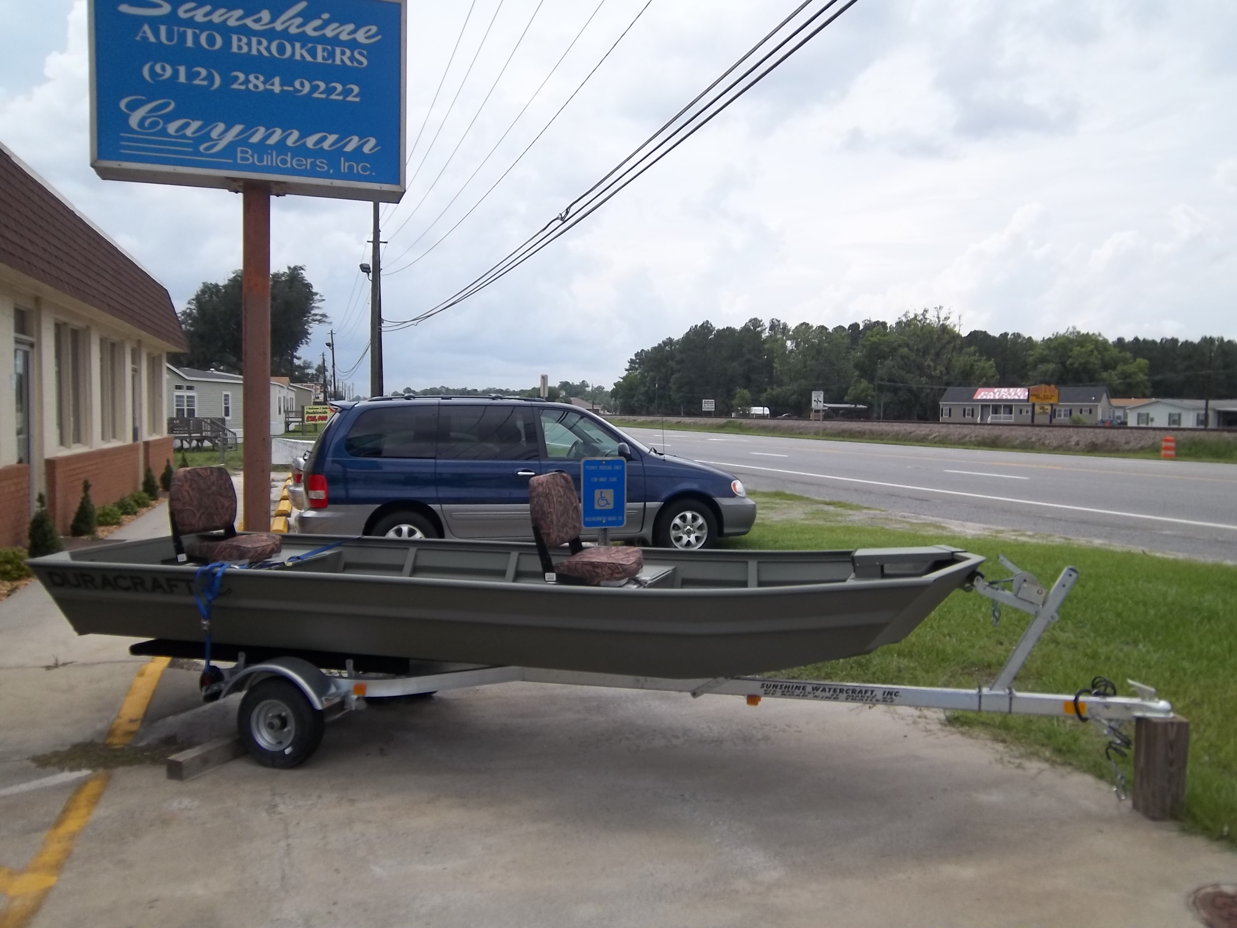 DURACRAFT W/ ROADKING TRAILER